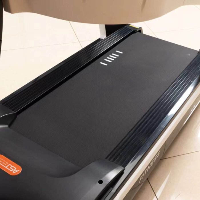 8600 Commercial Treadmill - Image 3