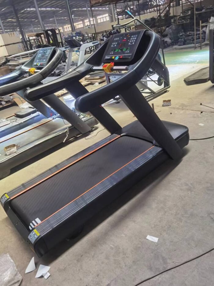 9200 Commercial Treadmill - Image 4