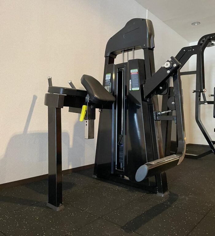 S017 Glute Isolator commercial fitness equipment - Image 2