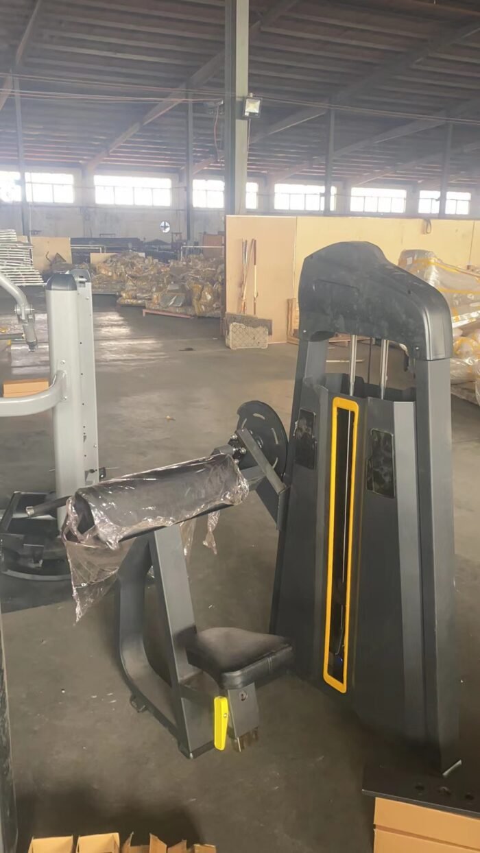 S006 Camber Curl commercial fitness equipment - Image 3